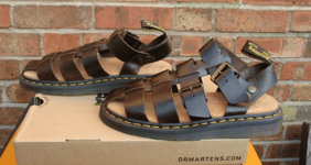 Mens Dr Martens Garin Sandals Bracken Brown Leather UK 8 New Original Box