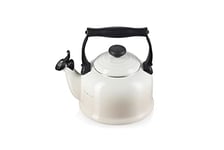 Le Creuset Traditional Stove-Top Kettle with Whistle, Suitable for All Hob Types Including Induction, Enamelled Steel, Capacity: 2.1 L, Meringue, 40102027160000