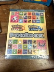 Pokédex officiel d'Alola et suite des aventures : Pokémon Soleil et Lune NEUF