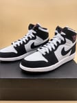 paire de chaussure basket femme nike air jordan 1 retro high GG taille 38.5