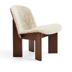 HAY - Chisel Lounge Chair - Water-based lacquered walnut Front upholstery, Sheepskin MOHAWI 21 - Lenestoler - Andreas Bergsaker