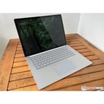 13.5p Intel Core Ultra 5, 16Go RAM, 512Go SSD, Windows 11 Pro - Microsoft Surface Laptop 6 allie puissance et élégance.