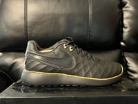 Nike Roshe Tiempo 6 UK 8 EUR 42.5 Black Metallic Gold 852707 070