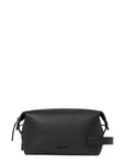 Calvin Klein Minimal Focus Washbag Svart