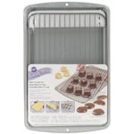 Wilton Wilton Set à Enrobage Chocolats, 2-Teilig, Grille de Refroidissement et Cuisson pour Biscuits, Chocolat et Candy melts - Contenu : Moule à pâtisserie et grille