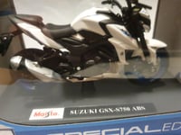 MAISTO MINIATURE MOTO 1/18 SUZUKI GSX S 750 ABS