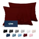 Dreamzie Taie Oreiller 50 x 70 Lot de 2 en Microfibre Certifiée Oeko-Tex - Housse de Coussin 50x70 Douce Et Brossée, Toucher Peau de Pêche - Bordeaux