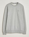 KnowledgeCotton Apparel Erik Badge Sweatshirt Grey Melange