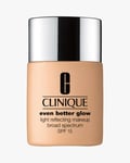 Even Better Glow Light Reflecting Makeup SPF 15 30 ml (Farge: CN 40 Cream Chamois)