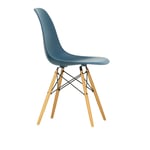 Vitra - Eames Plastic Chair DSW - 83 Sea Blue - Golden Maple - Spisestoler - Charles & Ray Eames - Blå - Metall/Tre/Plast