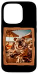 Coque pour iPhone 14 Pro Bulldog à la table de plage avec boisson