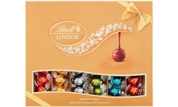 Lindt Lindor Assorted Chocolate Truffles Gift Box Large | Approx 42 Truffles 525g | Selection of Lindor Truffles with a Smooth Melting Filling | For Him and Her, Christmas, Birthday, Congratulations