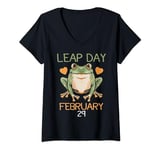 Womens Funny Frog Lover Hoppy Leap Day 2024 February 29 V-Neck T-Shirt