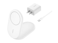 Belkin Boostcharge - Trådlöst Laddställ - Magnetisk, Hopfällbar, Med Qi2 + Växelströmsadapter - 15 Watt - 3 A - Fast Charge, Strömmatning 3.1 - Vit