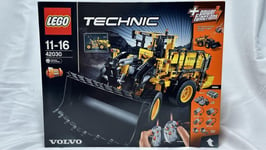 LEGO Technic Volvo L350F Wheel Loader 42030 In 2014 Japan