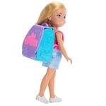 Barbie Famille et Amis Poupée Chelsea Blonde avec Sac à Dos pour Cuisiner, Sac à Dos Portable avec Accessoires de pâtisserie, JBF46