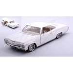 [FR] Welly CHEVROLET IMPALA SS396 COUPE' 1965 LOW RIDER WHITE 1:24 - WE22417WH