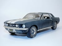 FORD MUSTANG coupé CREED II version salie film Rocky 1/18