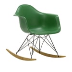 Vitra - Eames RE Plastic Armchair RAR 17 Emerald, Basic Dark Base, Golden Maple - Fåtöljer - Charles & Ray Eames - Grön - Metall/Plast