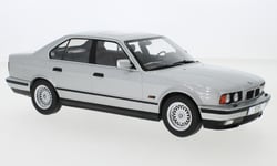 BMW e34 535i 5-Reihe 1992 argent metallic vehicule miniature 18158 MCG 1:18