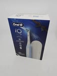 Oral-B iO Series 3 | Electric Toothbrush with Travel Case | Gift Edition - Blue