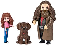 HARRY POTTER - PACK AMITIÉ MAGICAL MINIS HERMIONE & HAGRID WIZARDING WORLD - Coffret Amitié 2 Figurines Poupées Articulées Hermione et Hagrid 8 cm Avec Accessoires - 6061833 - Jouet Enfant 5 ans et +