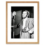 Wee Blue Coo Vintage Photo Singer Frank Sinatra New York Framed Art Print Poster F97X12437