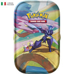 Pokémon Mini boîte de Collection Paldea Sfavillante du GCC Ceruledge et Goomy (Deux enveloppes d'expansion et Une Feuille d'autocollants), édition en Italien