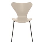 Fritz Hansen - Sjuan 3107 Light Beige Färgad Ask/Warm Graphite - Matstolar - Arne Jacobsen - Metall/Trä