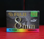 *** UNE CASSETTE FUJI 8MM / 90M - MADE IN GERMANY  ***