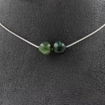 Collier 2 perles Mica vert de Tanzanie qualité 5A 8 mm. Chaine en Collier femme