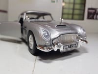 Aston Martin DB5 James Bond Goldfinger Detailed Motormax 1:24 Scale Model Car