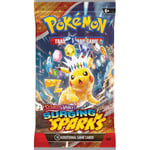 Vi har Pokemon Stellar Crown Booster Pack på lager i Norge | Rask levering med frakt fra kr 49,- | La oss hjelpe deg med å fullføre samlingen din!