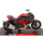 DUCATI DIAVEL CARBON 2011 RED 1:18 Maisto Moto Modellino