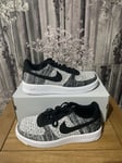 NIKE AIR FORCE 1 LOW FLYKNIT TRAINERS MENS SIZE UK 8.5 EUR 43 US 9.5 AV3042-001