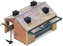 Hornby R8002 OO Gauge Goods Shed - Model Railway Accessories, Miniature Diorama Scenery for Hornby Train Sets - Lifelike Train Goods Shed Model - Scale 1:76