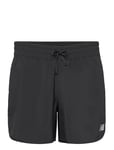 New Balance Core 5 Inch Short Svart