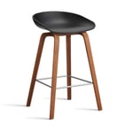 HAY About a Stool 32 Low barstol valnötsstativ 2.0 Svart-rostfritt stålstöd