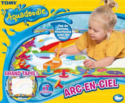 AquaDoodle Tomy – tapis Arc en ciel E72772, Tapis de Dessin à Eau Géant Arc-en-Ciel, Coloriage Géant, Tapis d'Éveil Adapté aux Enfants dès 18 Mois