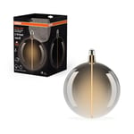 OSRAM Vintage 1906 Big Globe est une décorative à intensité variabdotée de la technologie magnétique à filament LED. Il offre 4,8 W,1800K,E27, verre fumé, diamètre 200 mm,CRI 80.