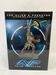 The Alien & Predator  Scar Predator Figure Brand New