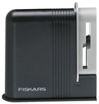 Fiskars Aiguiseur à ciseaux, Pour ciseaux de droitier, Pierre à aiguiser en céramique/Support plastique, Noir/Gris, Clip-Sharp, 1000812