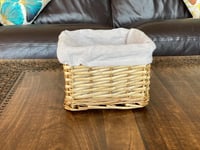 Small Wicker Willow Storage Basket With Cloth Lining 22 x 22 x 14.5 cm