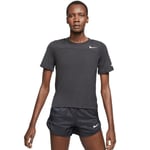 Nike Icon Clash T-skjorte Str. XL for Damer - Komfortabel og Stilig Løpetopp til Trening og Hverdag