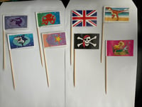 8 x Sand Flags Ideal for Sandpits or Beach Sand Castles 2 packs of 4 8 Designs