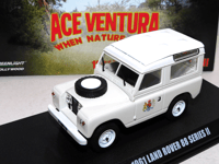 GREENLIGHT 1961 LAND ROVER 88 SII ACE VENTURA WHEN NATURE CALLS 1/43 86562