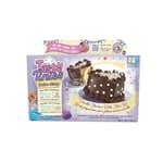 Tasty Tinies - Gâteau Vanille - Kit Pâtisserie Créatif pour Enfants dès 6 Ans - Kit Cuisine avec 2 Préparations pour Gâteaux + Glaçage Chocolat + Déco Arc en Ciel + Accessoires - Cuisson Micro Ondes