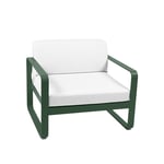 Fermob - Bellevie Armchair Off-White Cushions, Cedar Green - Fåtöljer utomhus - Pagnon & Pelhaître - Metall/Plast