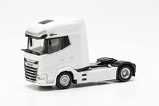 Herpa DAF XG+ Tracteur, fidèle à l'original à l'échelle 1:87, Diorama, modélisme, pièce de Collection, décoration, Made in Germany, modèle de Camion en Plastique Miniature, 316033, Blanc