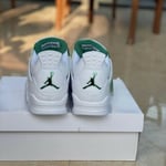 Baskets basses Nike  Jordan 4